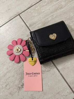 Juicy Couture Black Mini Wallet with Pink Flower..bifold ..nwt